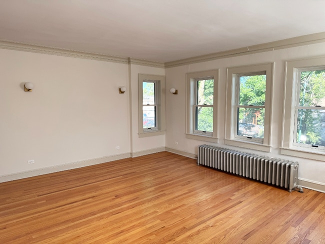 Building Photo - 3426 N Keeler Ave