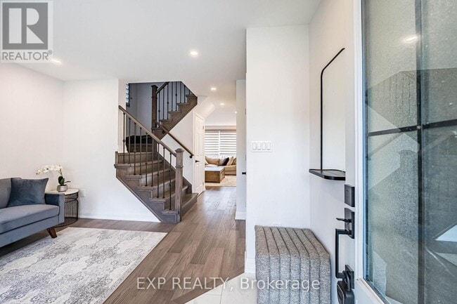 Building Photo - 1116 Barr Crescent