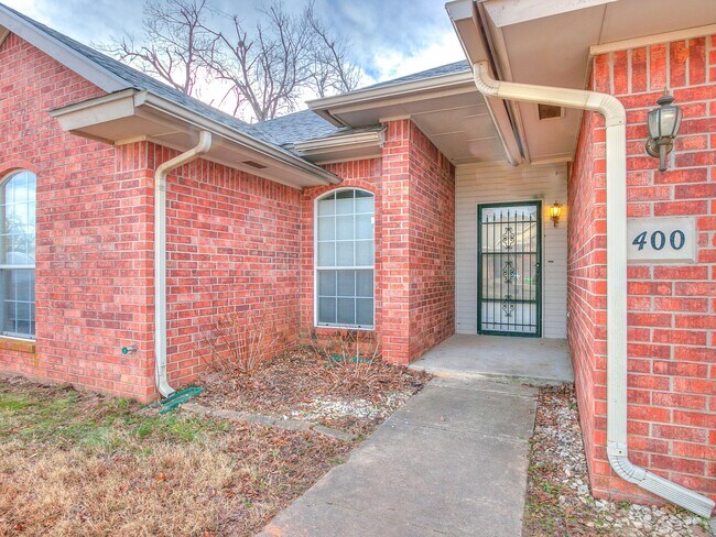 Foto del edificio - 400 W 10th St