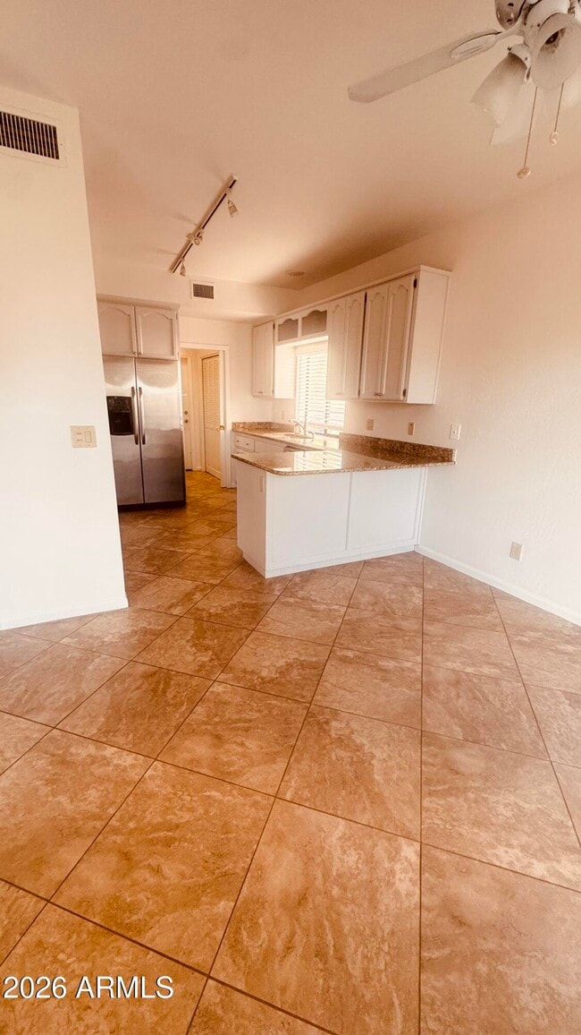Building Photo - 6707 E Kelton Ln