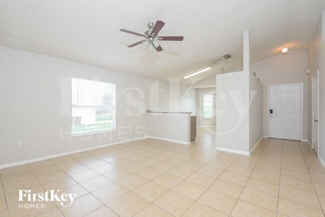 Foto del edificio - 7464 Little Pond Ct