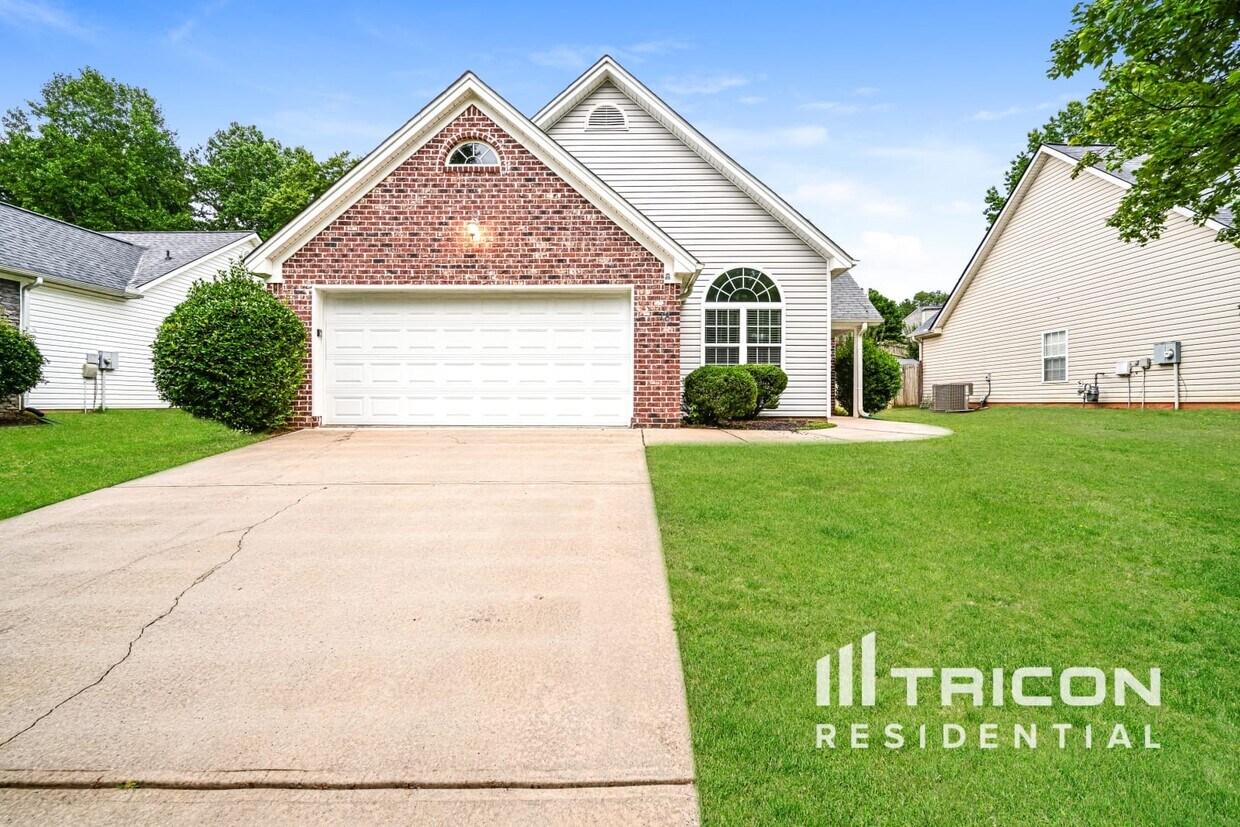 Foto principal - 78 Bedford Park Dr