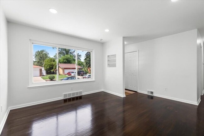 Foto del edificio - 21374 Ithaca Ave