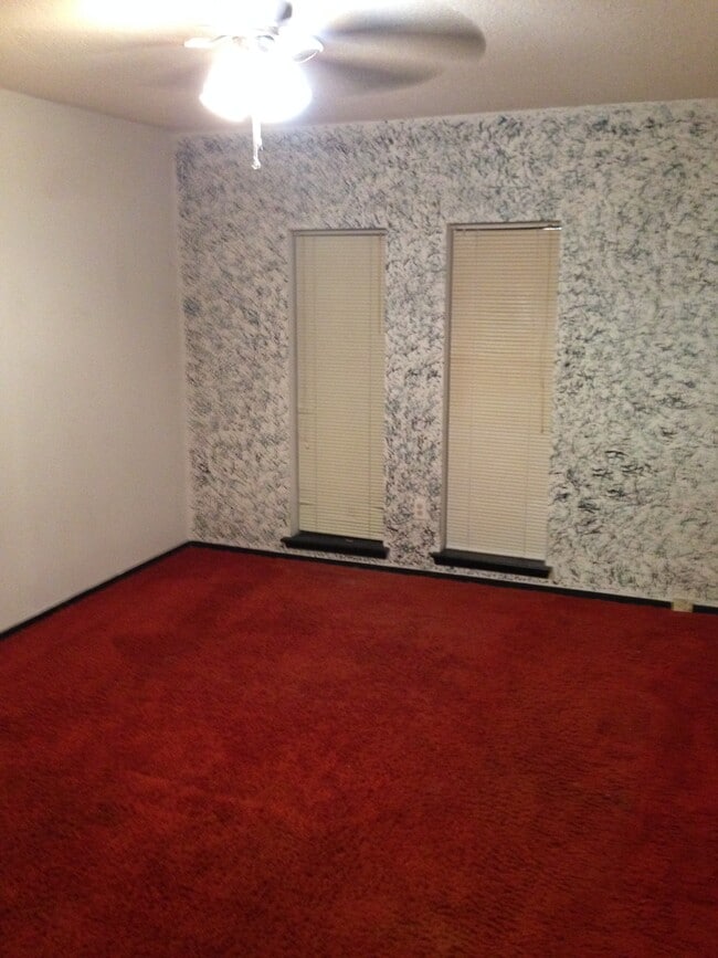 Foto del edificio - 2424 Oakmere Dr