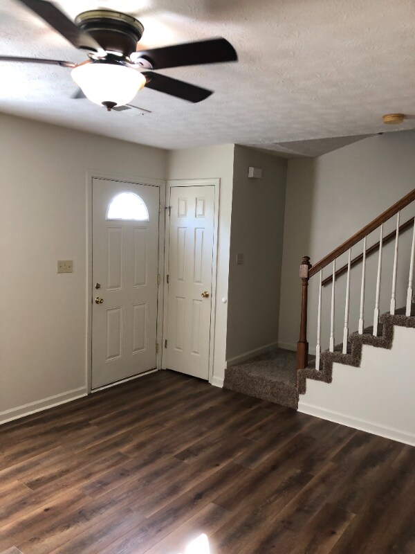 Foto del edificio - 311 Timothy Way