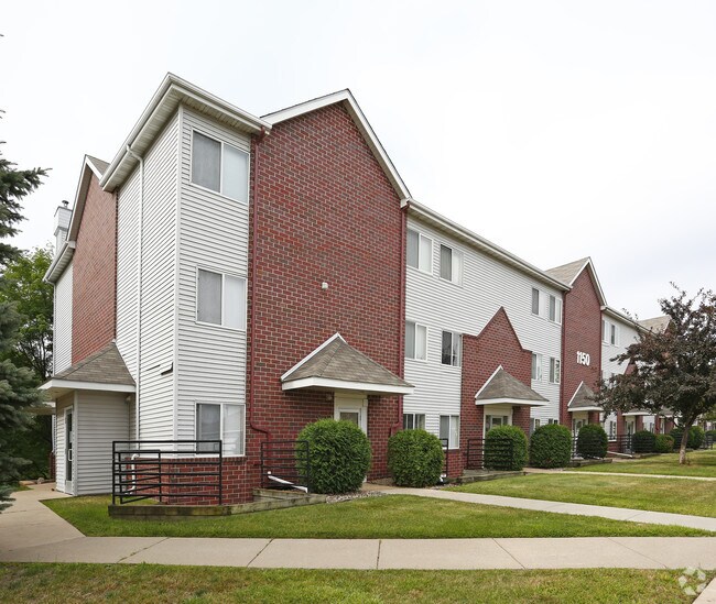 Waterford Place Townhomes Apartments Eagan, MN