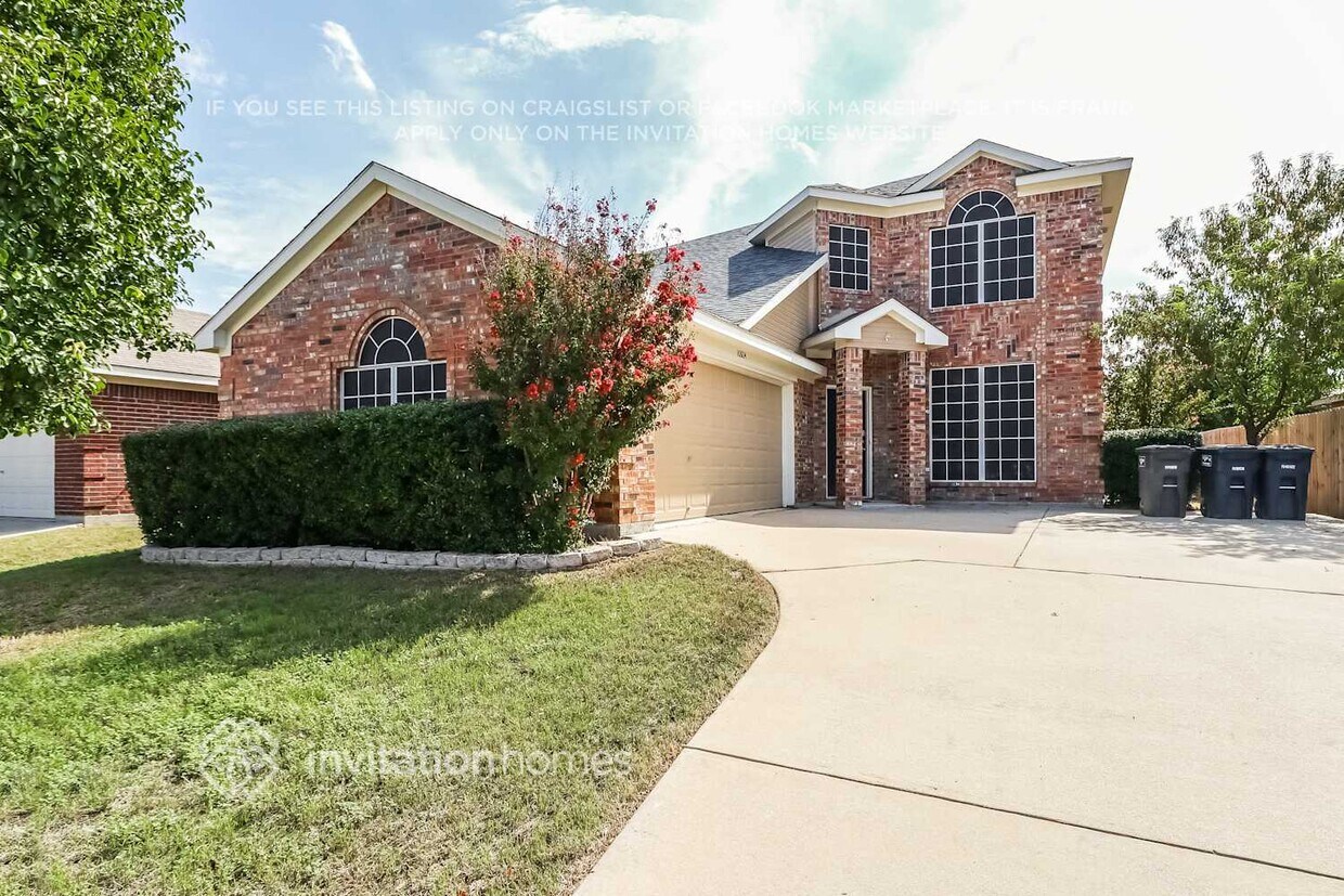 Foto principal - 10804 Middleglen Rd