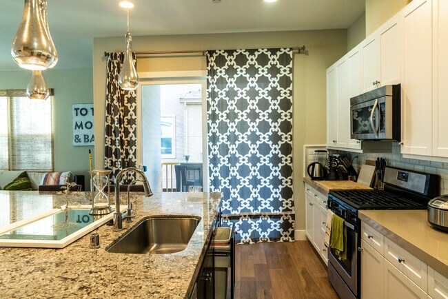 Kitchen - 2418 Stearman Ln