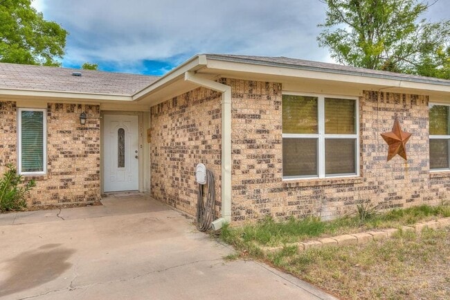 Building Photo - 113 Rio Vista St