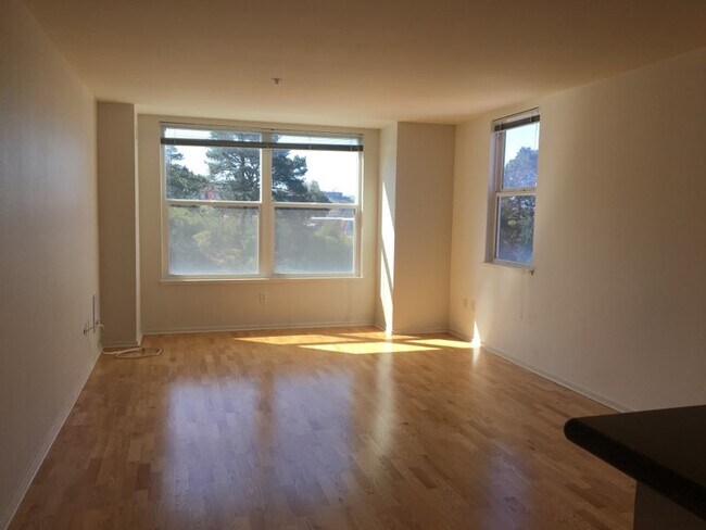 Sunny Spaces - 8300 Oceanview Ter
