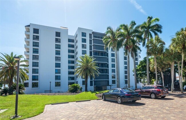 Foto del edificio - 2400 Gulf Shore Blvd N