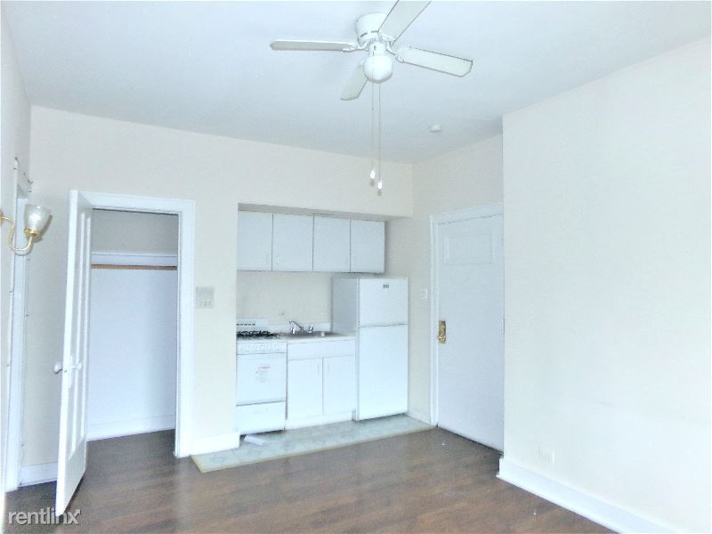 Primary Photo - 6916 N Lakewood Ave