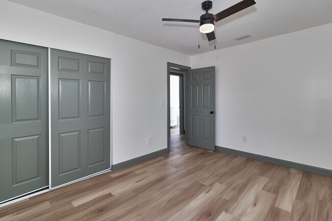 Foto del edificio - 510 91st Ave N