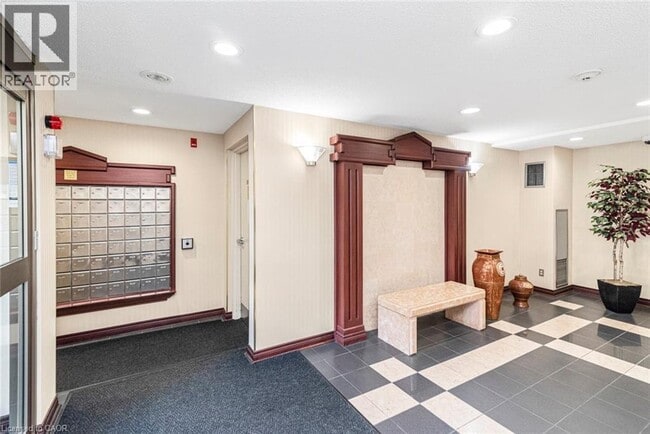 Building Photo - 495 Hwy 8