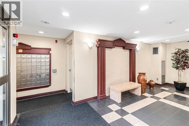 Photo du bâtiment - 495 Hwy 8