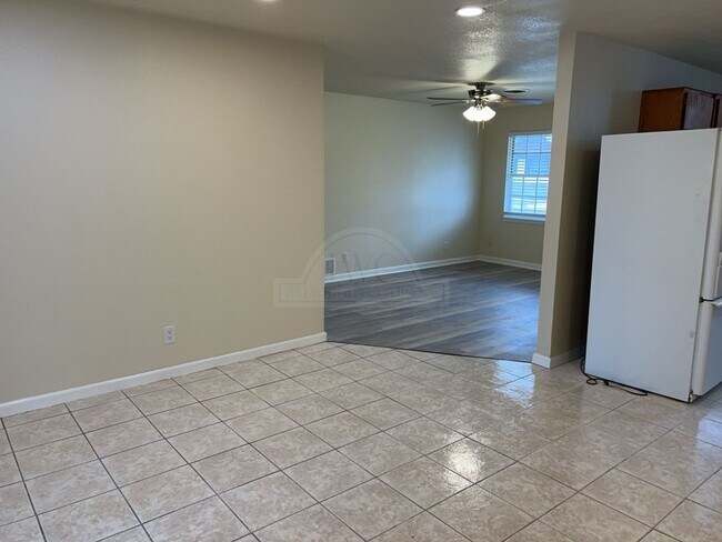 Foto del edificio - 1208 Ridgemont Dr