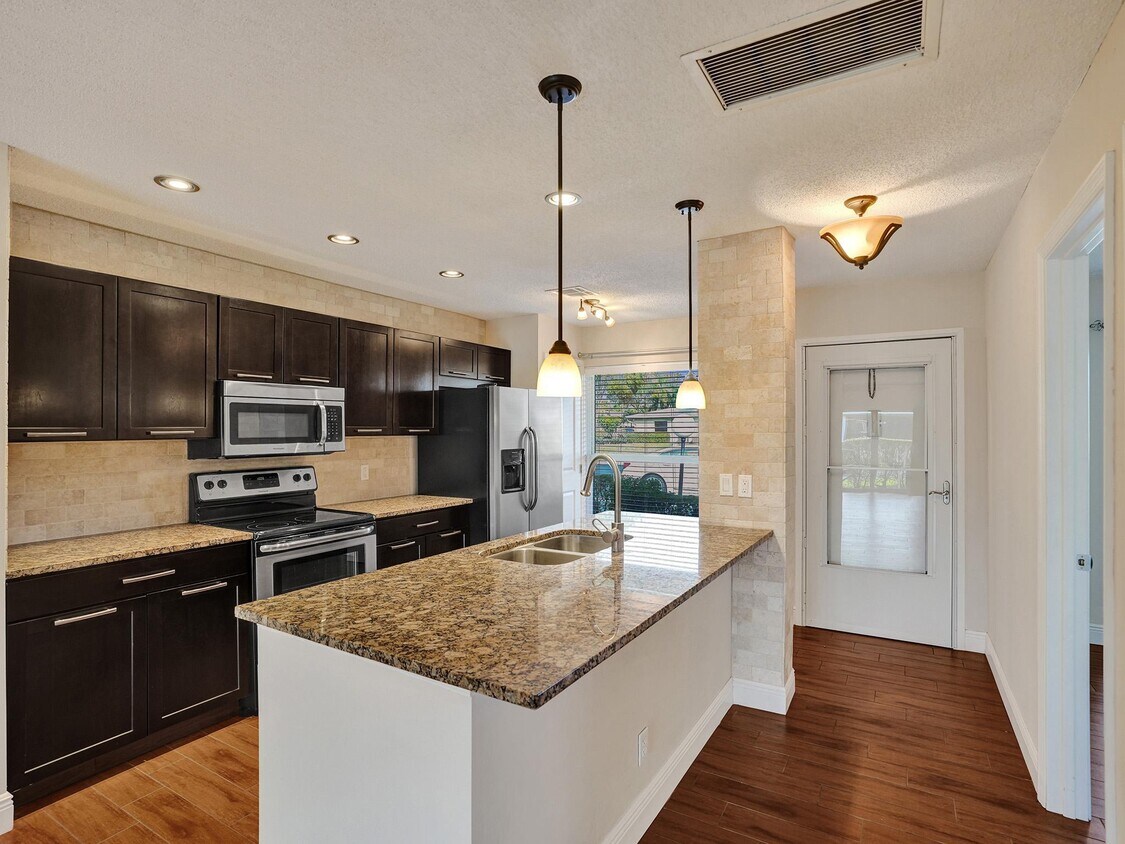 kitchen granite tops - 2520 Juniper Dr