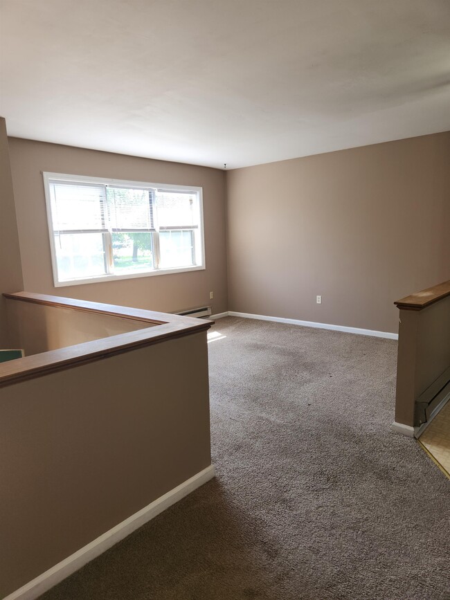 Building Photo - 116 Pickwick Pl