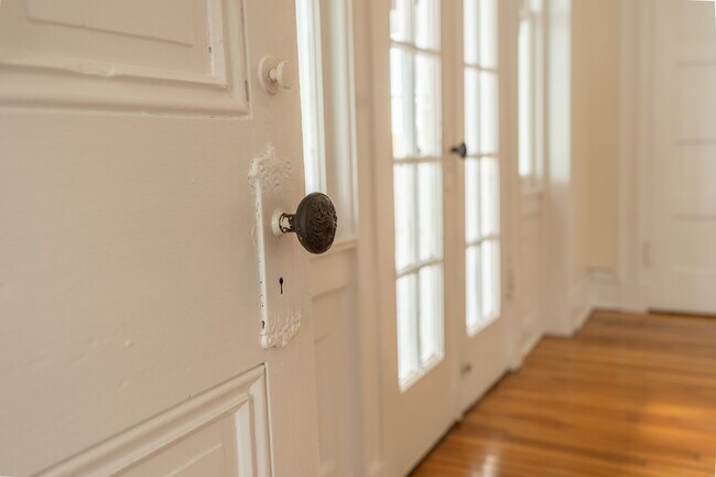 Puertas francesas al porche - 202 Lafayette St