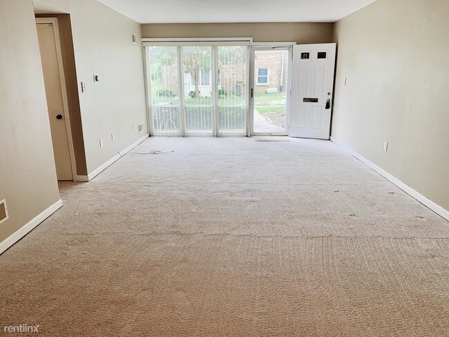 Building Photo - 3 br, 1.5 bath Apartment - 1895 Addison Rd S