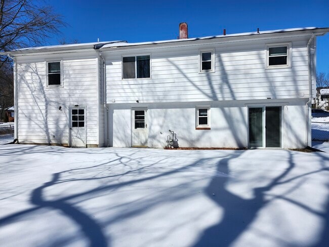 Building Photo - 3627 Forestdale Ave