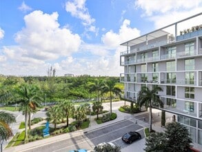 Building Photo - 2000 Metropica Wy