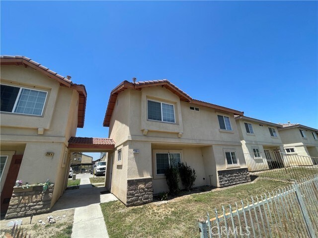 Foto principal - 214 N Spruce Ave