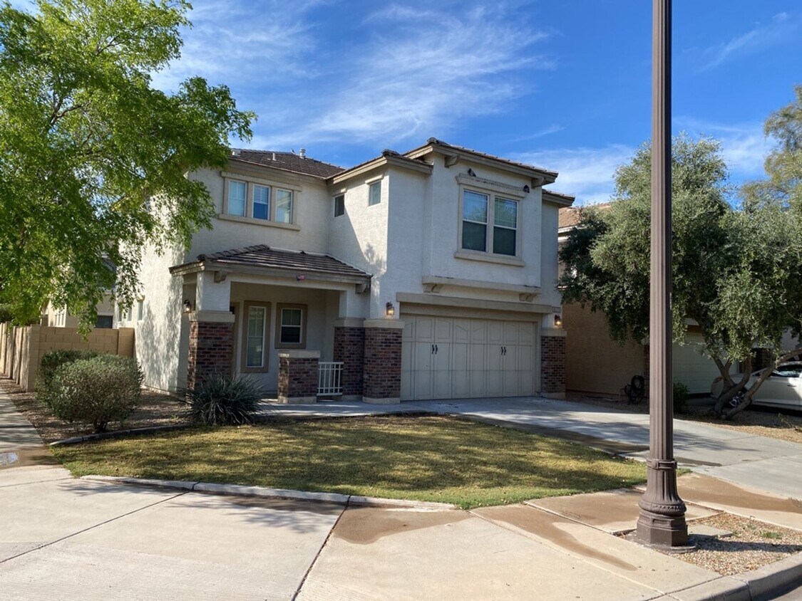 Beautiful Home in The Gardens House Rental in Gilbert, AZ