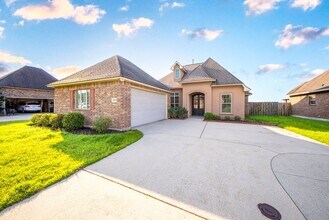 Building Photo - 6107 Waterford Ln