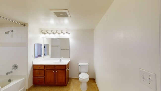 Interior Photo - 1301 Thomas Circle