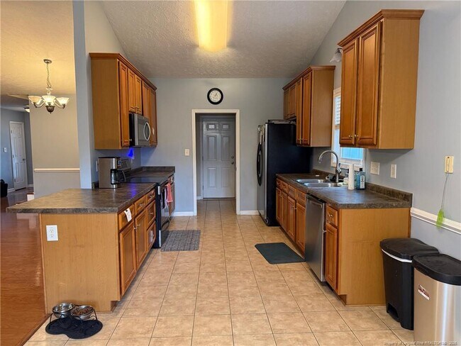 Foto del edificio - 1520 Timberrock Ct