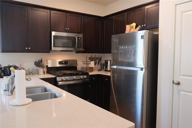 Foto del edificio - 3424 Lodgepole Dr