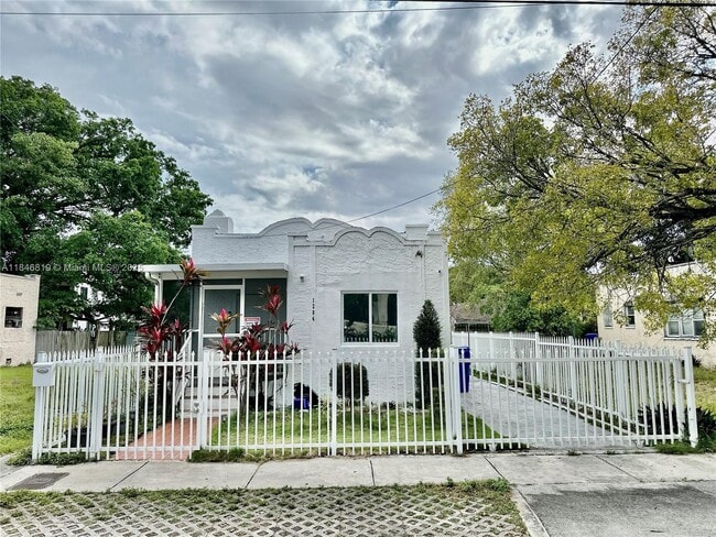 Building Photo - 1284 NW 39th St