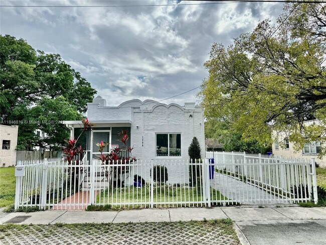 Foto del edificio - 1284 NW 39th St