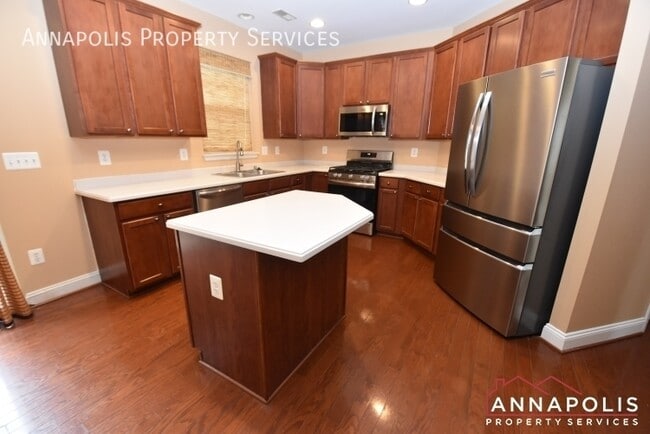 Building Photo - 1606 Stern Ct
