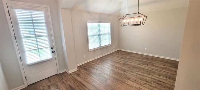 Foto del edificio - 844 Hedgefield Way