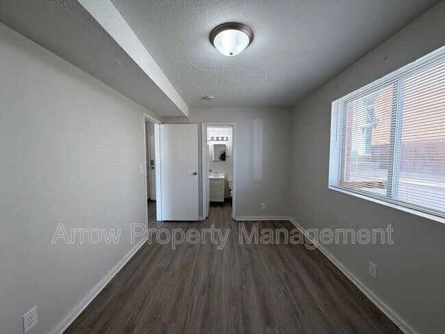 Foto del edificio - 1111 E St