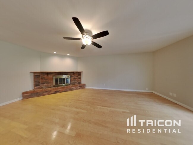 Foto del edificio - 7232 Harwick Ln