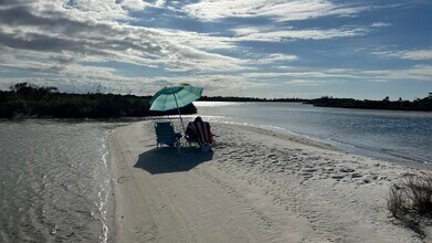 Building Photo - 209 W Miracle Strip Pkwy