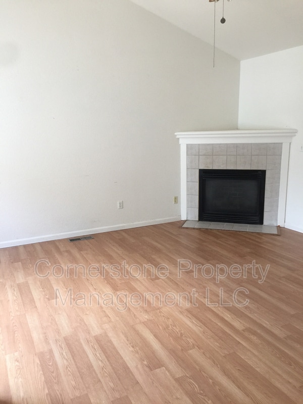 Building Photo - 1548A Legend Trail Dr