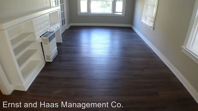 Foto del edificio - 334 W 5th St