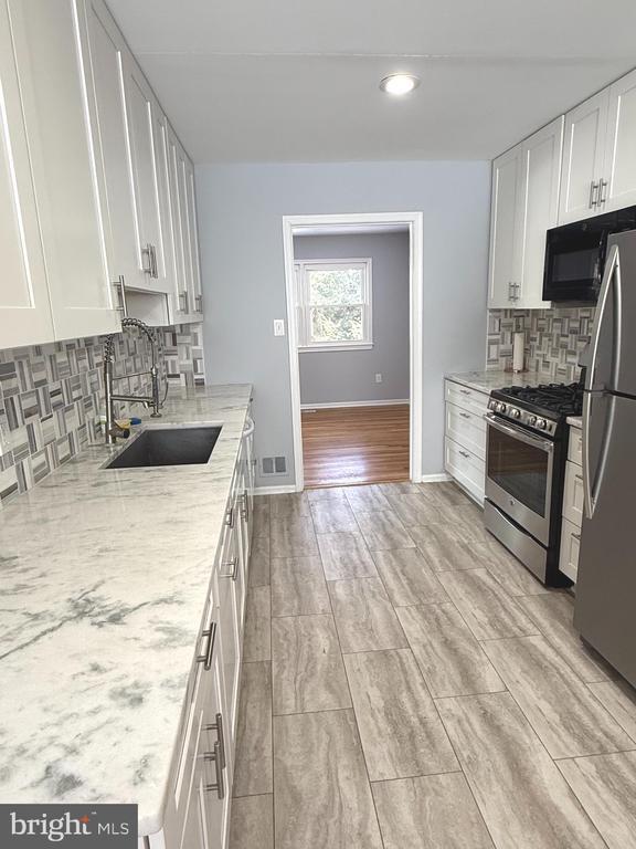 Foto del edificio - 1716 Pine Valley Dr