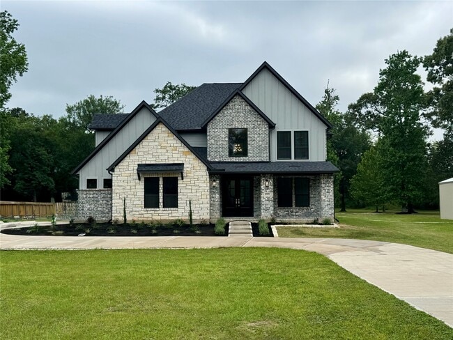 Building Photo - 40915 Friartuck Dr