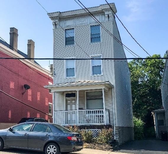 Building Photo - 619 Straight St