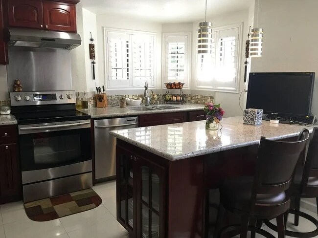 1er piso-Cocina - 274 Snell Ct