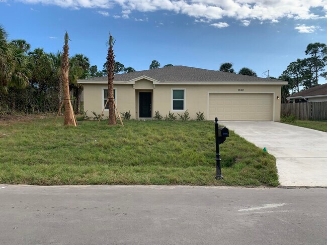 Building Photo - 1350 SW Lawndale Ave