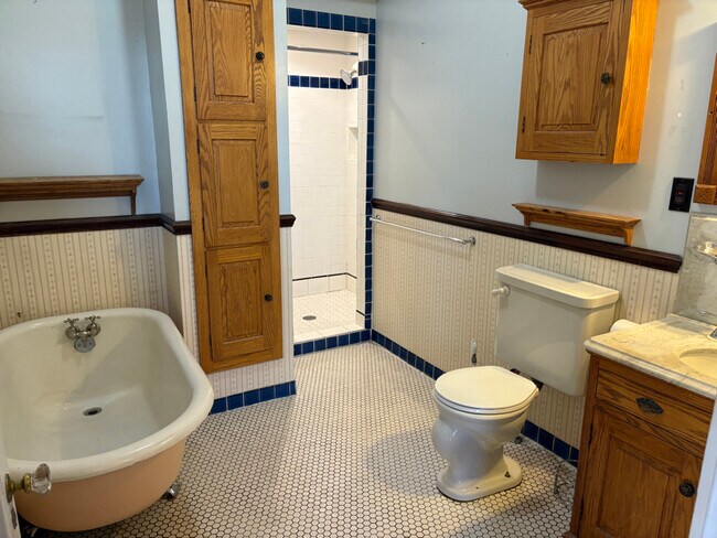 Foto del edificio - 414 N Benton Ave