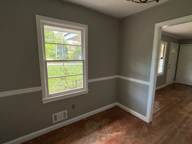 Building Photo - 5080 Brookwood Dr