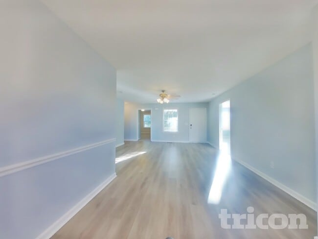 Building Photo - 1605 Mary Ct