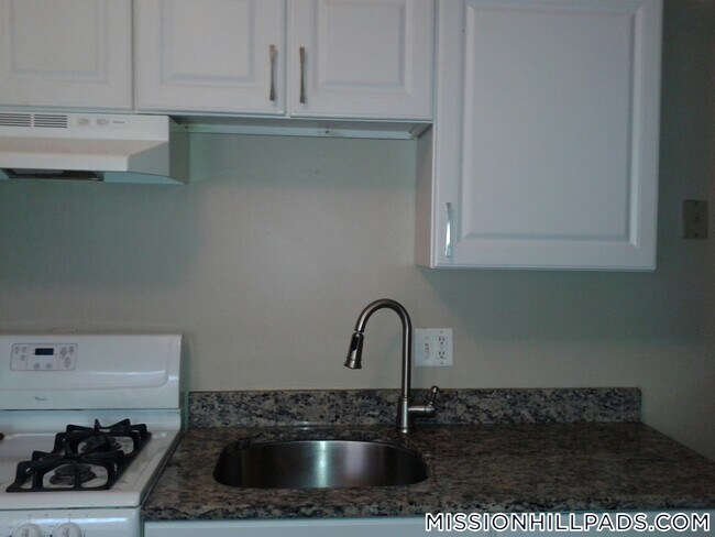 Building Photo - 712 Shawmut Ave